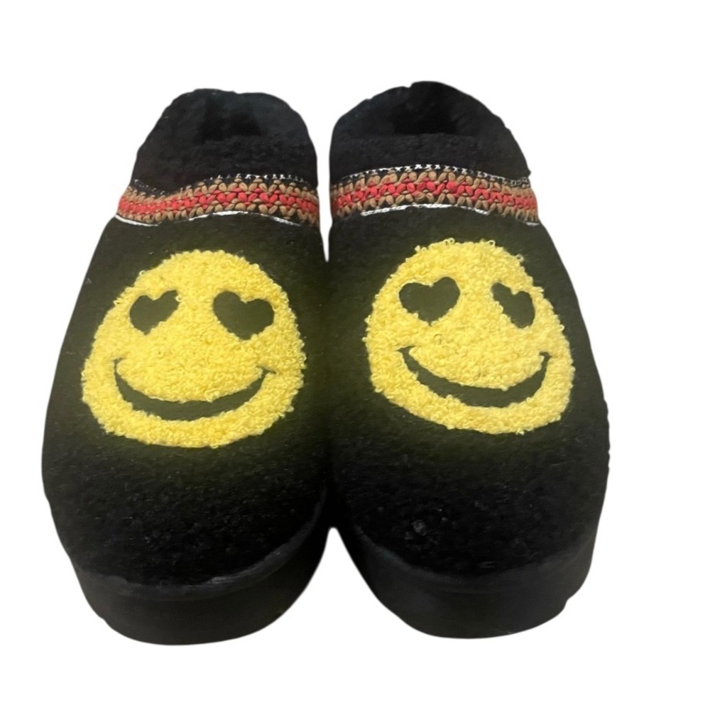 Comfort Zone‎ Smiley Face Slippers Cozy Plush Slip On Shoes